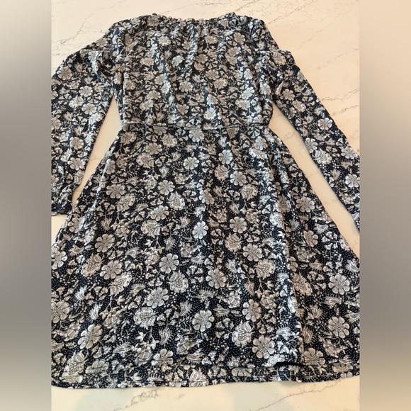 NWT LOFT Navy and White Floral Long Sleeve Dress - Picture 7 of 7